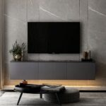 طاولة تلفاز خشبية بثلاث خزائن تعلق على الحائط