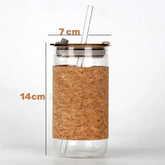 ⁦كوب زجاجي مع مصاصة زجاجية وغطاء فلين – 410ml⁩ - الصورة ⁦5⁩
