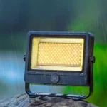 ⁦مصباح كشاف يعمل بالطاقة الشمسية مع حامل ثلاثي⁩ - الصورة ⁦4⁩