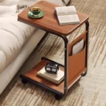 طاولة جانبية على شكل حرف C – تصميم عملي متحرك للاستخدام اليومي