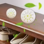 ⁦كرات معطرة للأحذية مزيل الروائح – مضاد للبكتيريا وقابل لإعادة الاستخدام (6 كرات)⁩ - الصورة ⁦4⁩