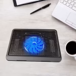 ⁦مبرد لابتوب M19 بمروحة كبيرة 14 سم مع إضاءة LED⁩ - الصورة ⁦2⁩